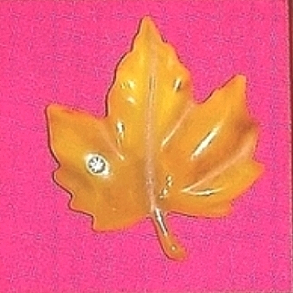 Fall brooch with rhinestone Avon brooch